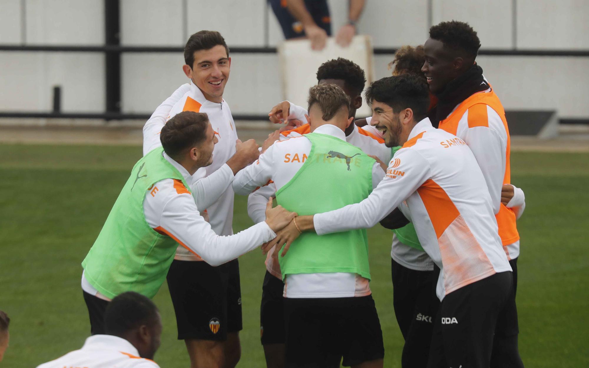 Última sesión antes del partido frente a la Real Sociedad para el Valencia