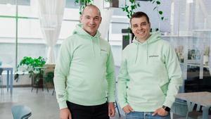 De izquierda a derecha: Boyko Karadzhov, Co-founder & CTO de Payhawk y Hristo Borisov, Co-founder & CEO de Payhawk