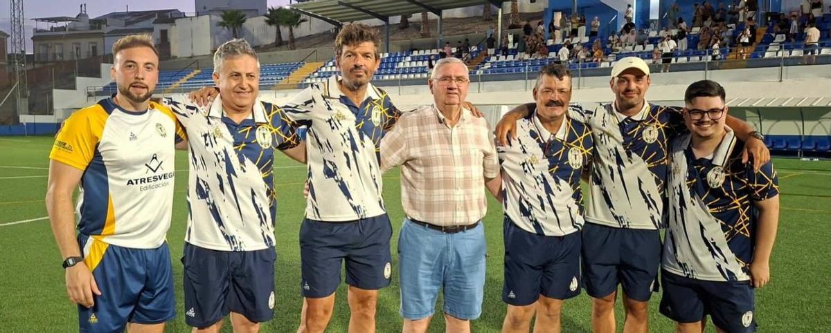 Entrenadores de los equipos juveniles del Juanín y Diego de la pasada temporada.