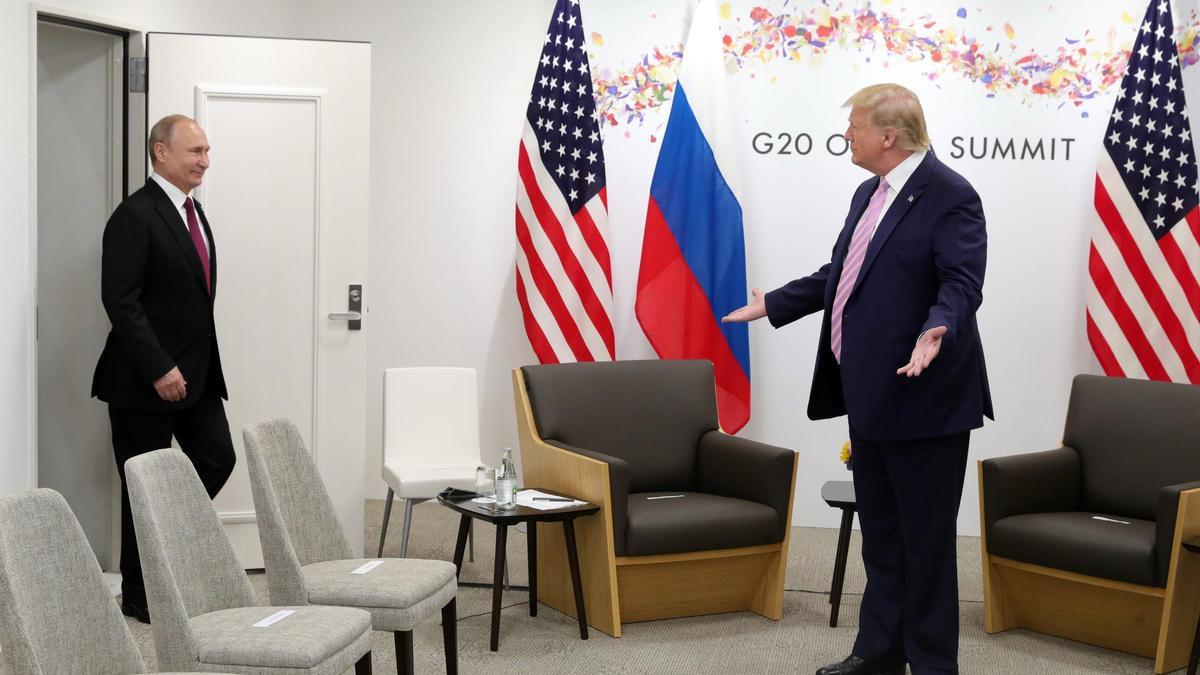 Reunión entre Vladímir Putin y Donald TRump en un aparte de la cumbre del G-20 que tuvo lugar en Osaka.