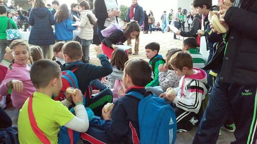 Unos 250 niños participan en un encuentro de la Asociación Española Contra el Cáncer