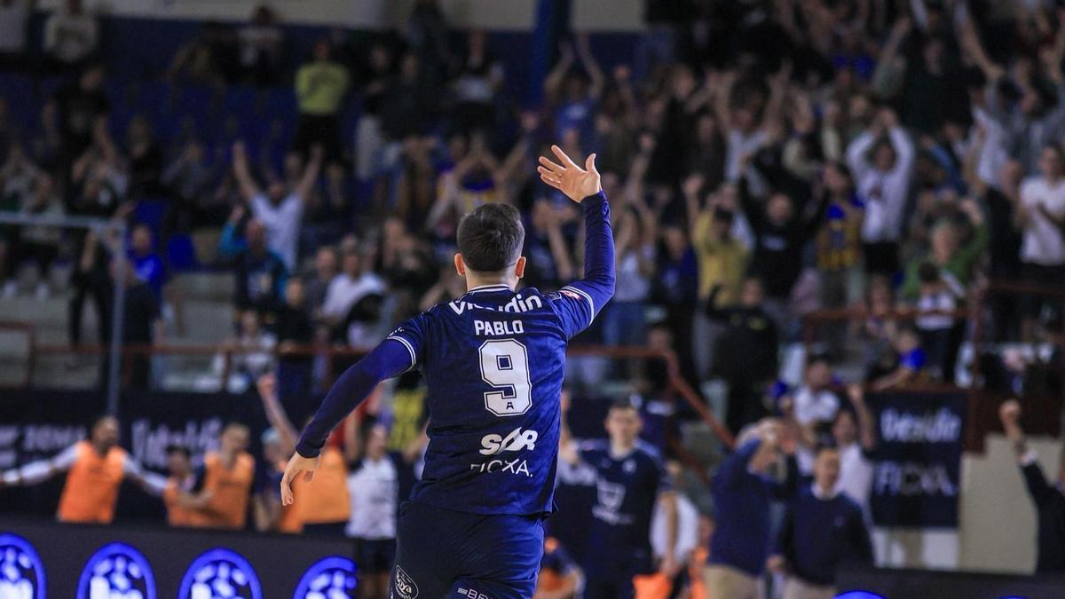 Pablo García quiere seguir celebrando goles con la afición en Primera.