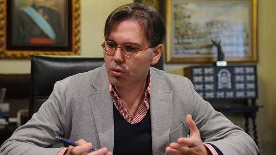 Pizarro: &quot;Sería irresponsable dejar el marrón de las huertas a otro&quot;