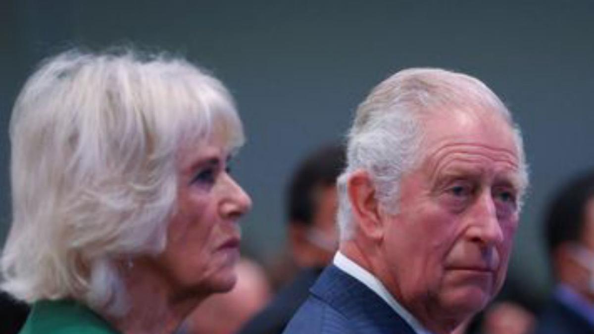Isabel II, junto a Carlos y Camilla, en la Cámara de los Lores, en la apertura del Parlamento británico, el pasado 11 de mayo.