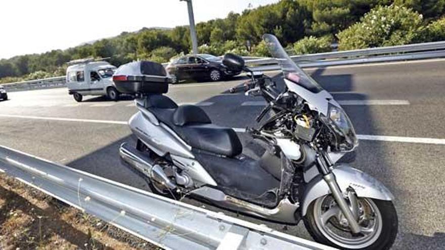 Un motorista de 68 años muere arrollado por un quad en la autopista de Andratx