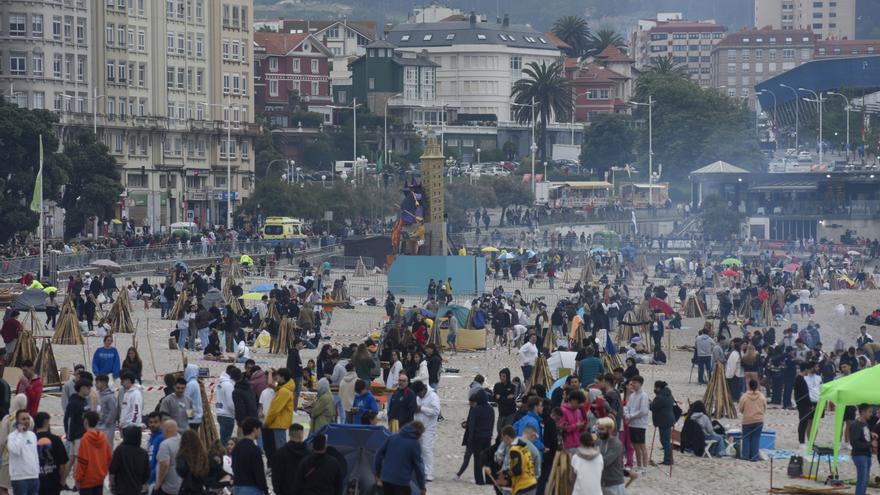 San Juan A Coruña 2022 | Primeras horas de fiesta y vuelta a la normalidad con 700 permisos para hogueras y parrillas