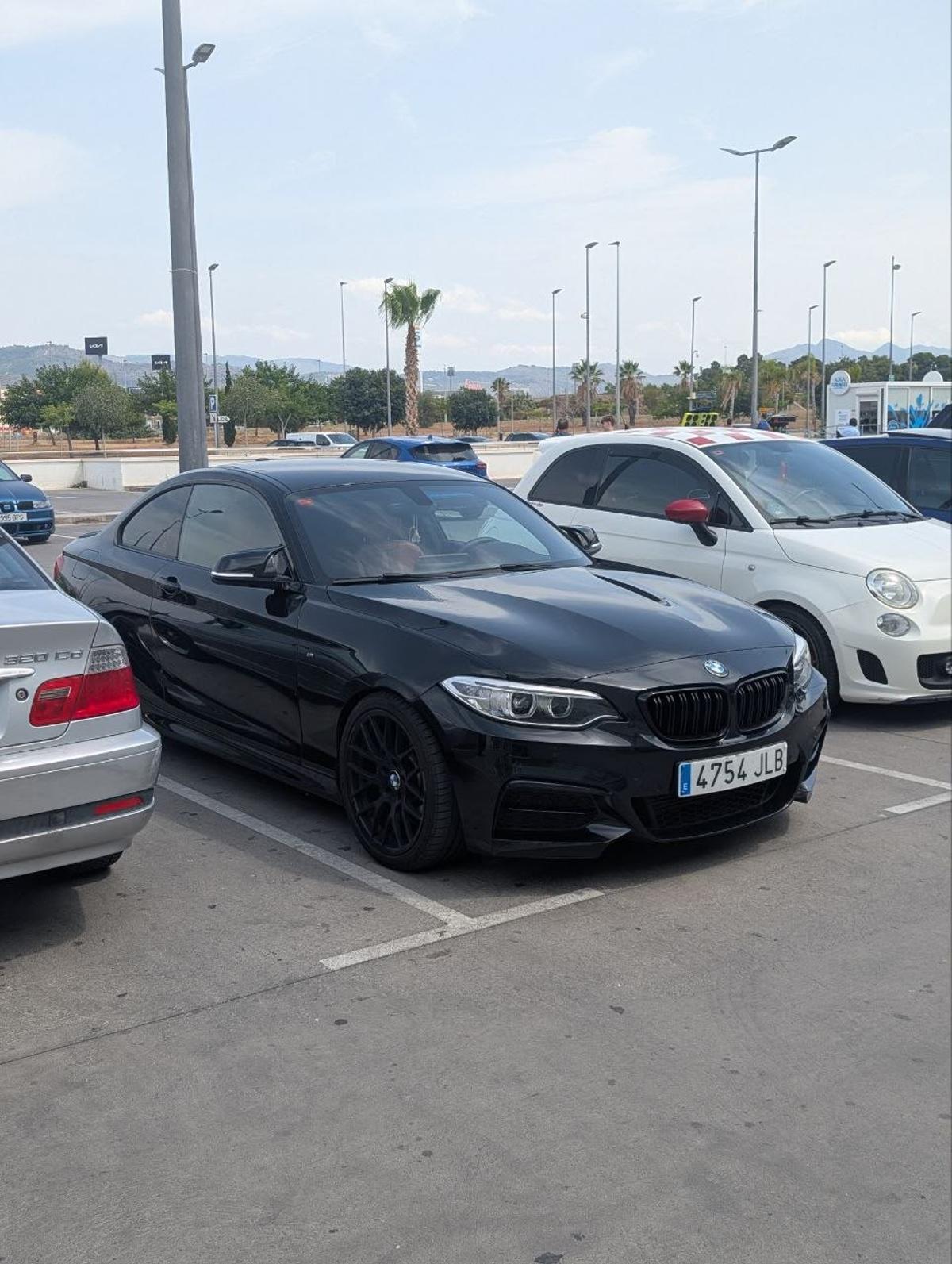 Desde un Nissan de 60.000 euros llegado de Japón hasta proyectos hechos en casa: así es el Cars&Coffee de Castelló