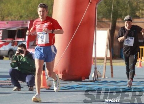 Cristina González bate su récord nacional en Valencia con 73,3 km