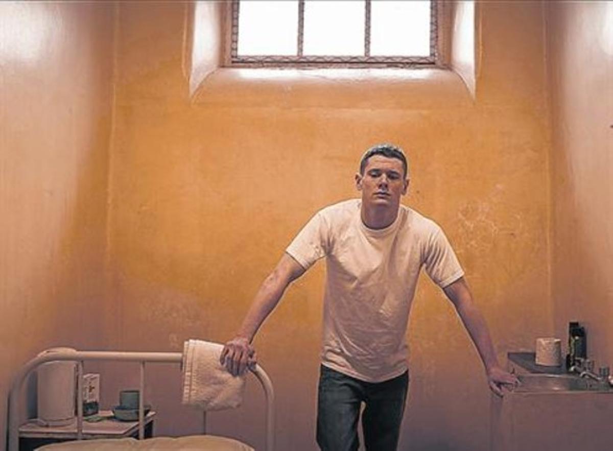 Jack O’Connell, en un fotograma de ’Convicto’, de David Mackenzie.