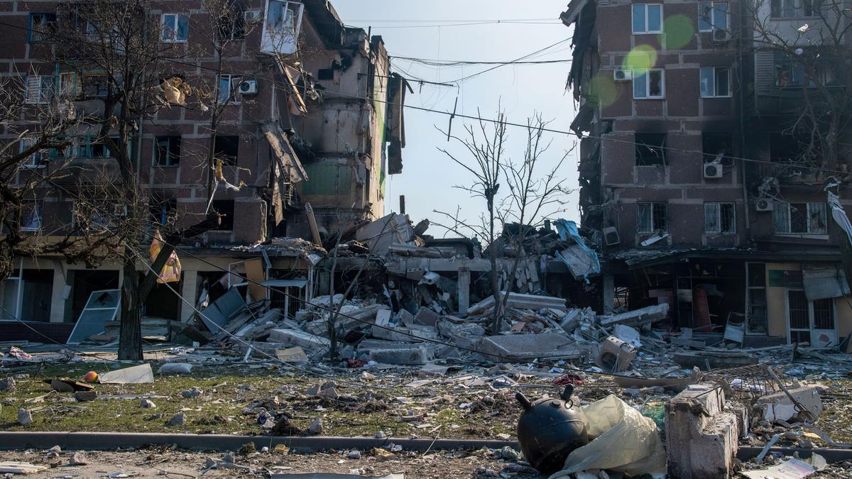 Edificios quemados en la ciudad de Mariúpol.