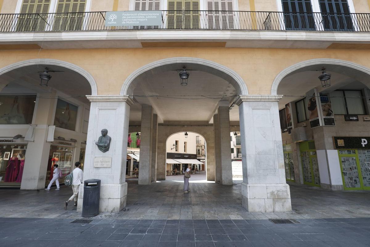 FOTOS | Por qué se conoce a la Plaça Major como la “plaza más oscura de Palma”