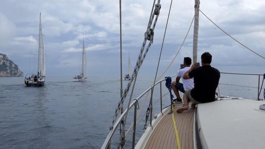 Los barcos que participan en “O Camiño a Vela” alcanzan las costas de Galicia