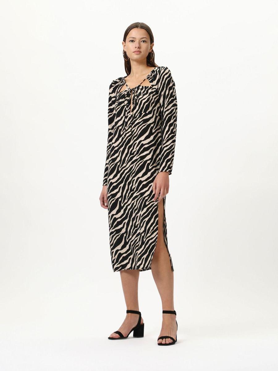 Vestido de 'animal print' de Lefties