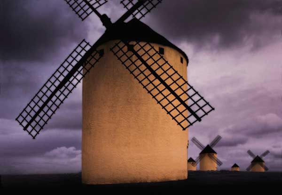 La llanura de La Mancha (España) es famosa por los molinos de viento que el Quijote convirtió en gigantes.