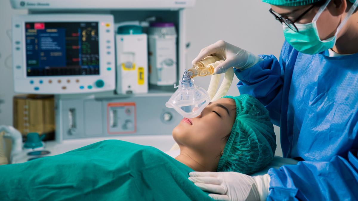 ¿Por qué no se perciben los sonidos bajo los efectos de la anestesia?