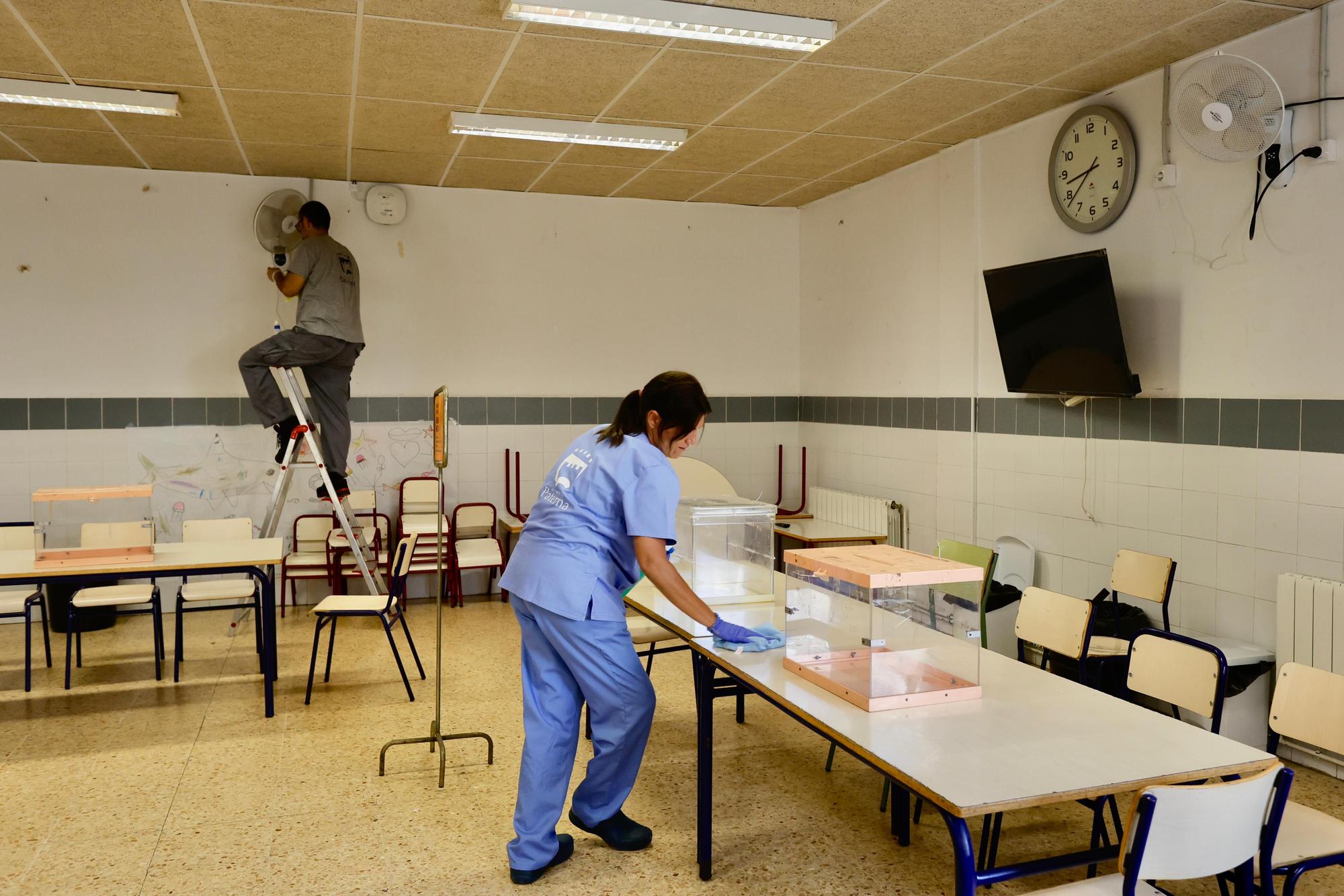 Paterna prepara sus colegios electorales para el 23J