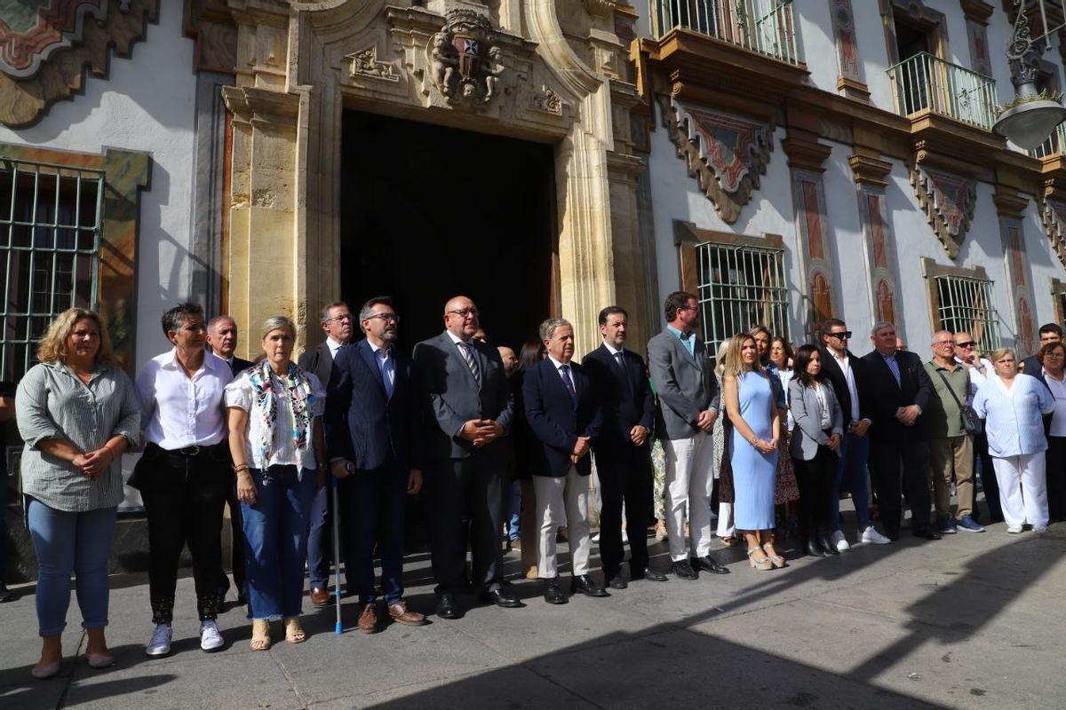 Minuto de silencio en la Diputación.