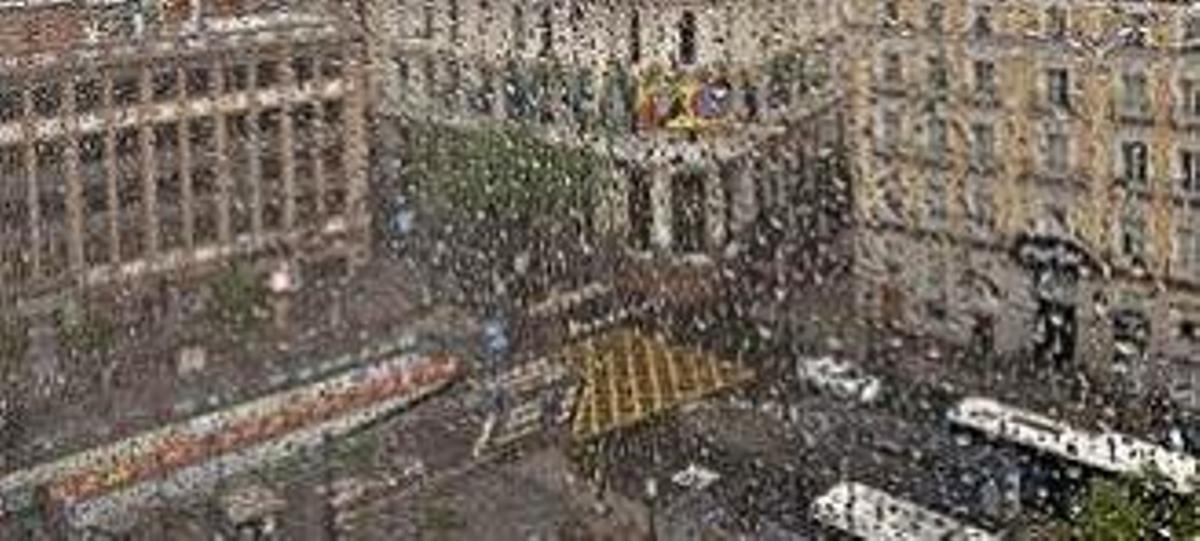 Vista de la plaza de Jacinto Benavente de Madrid desde la ventana del apartamento de Callau.