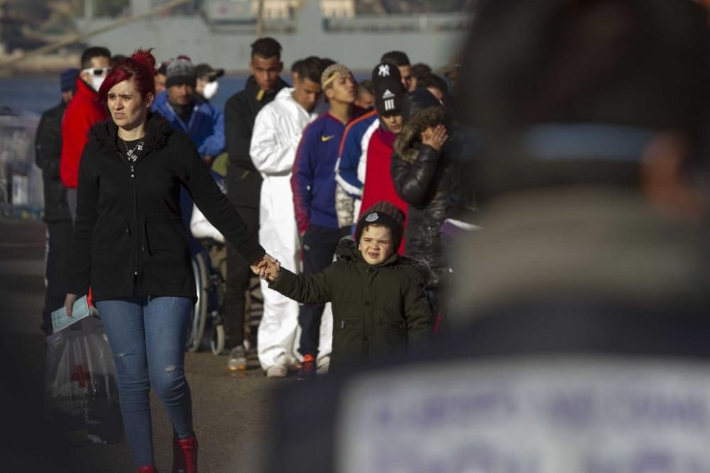 Desembarcan a más de 140 inmigrantes en Cartagena