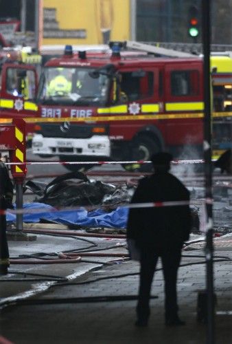 Dos muertos al estrellarse un helicóptero en el centro de Londres