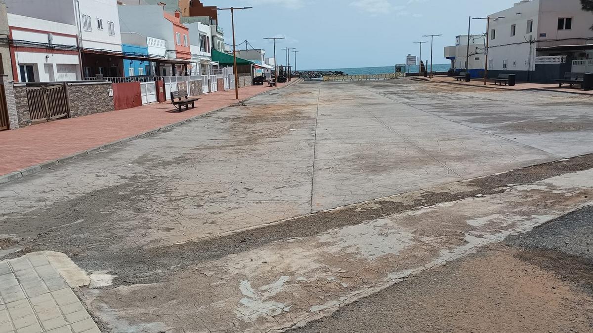 Prohibido el baño en Pozo Izquierdo por la insalubridad del agua.