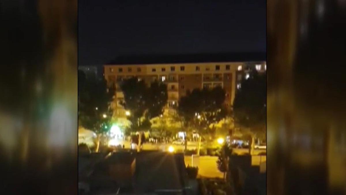 Graba un botellón frente a la UCI del hospital donde trabaja