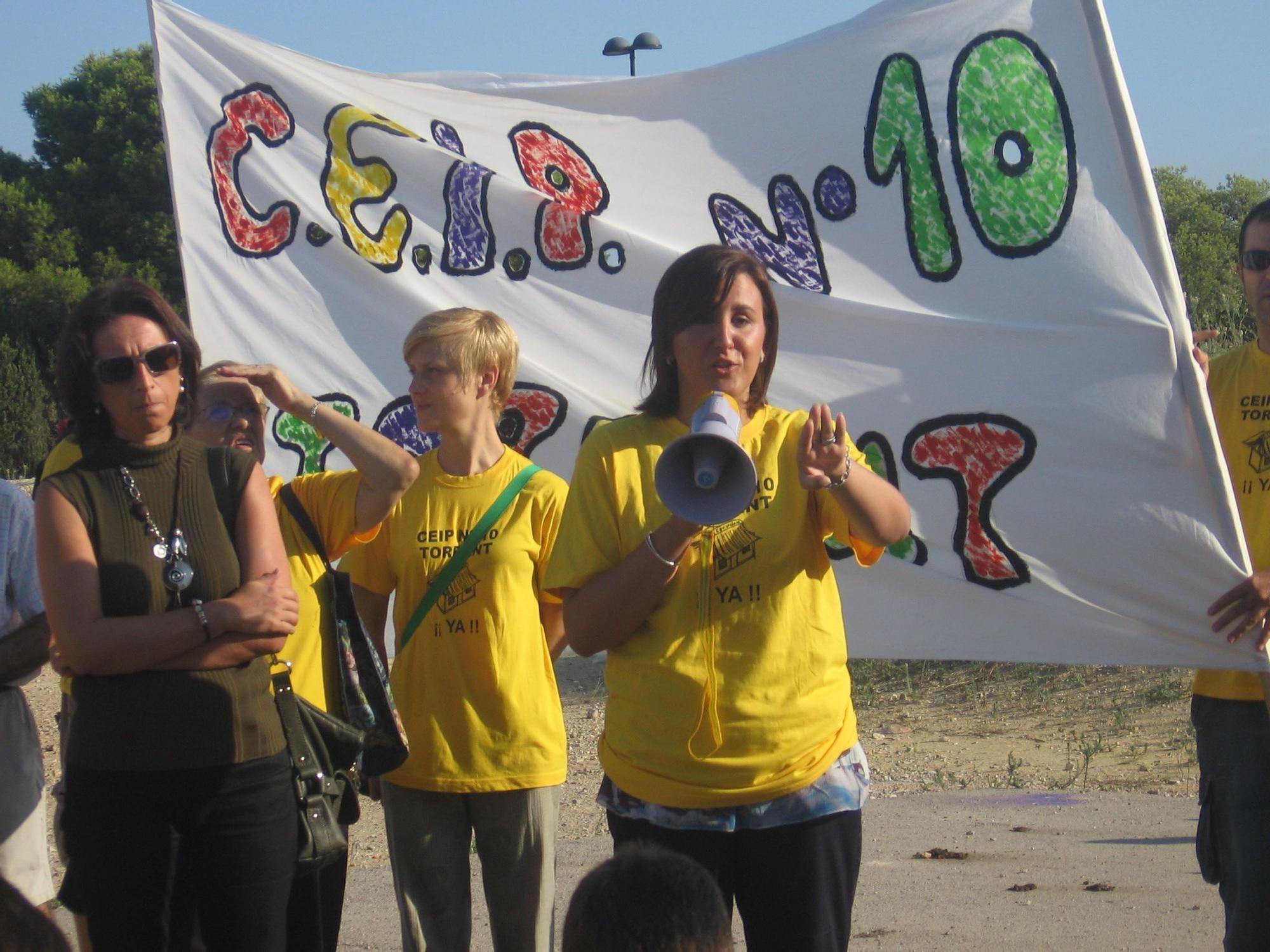 En una protesta educativa por el colegio número 10 (2009).jpg