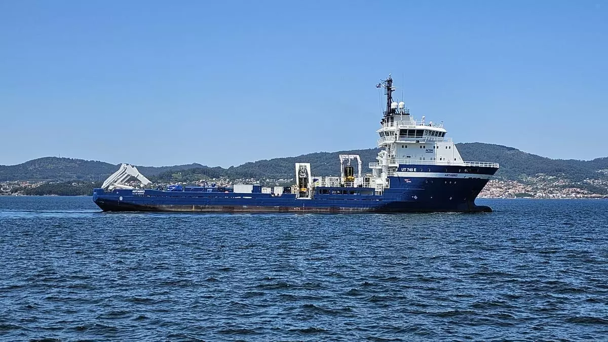 Zarpa el barco que investigará el naufragio del 'Villa de Pitanxo' mientras las familias piden que se trabaje con "garantías"