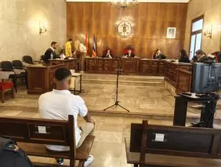 El joven que apuñaló a otro con un sacacorchos: "Me dijo que le hiciera una felación, cogió un cuchillo y me defendí"