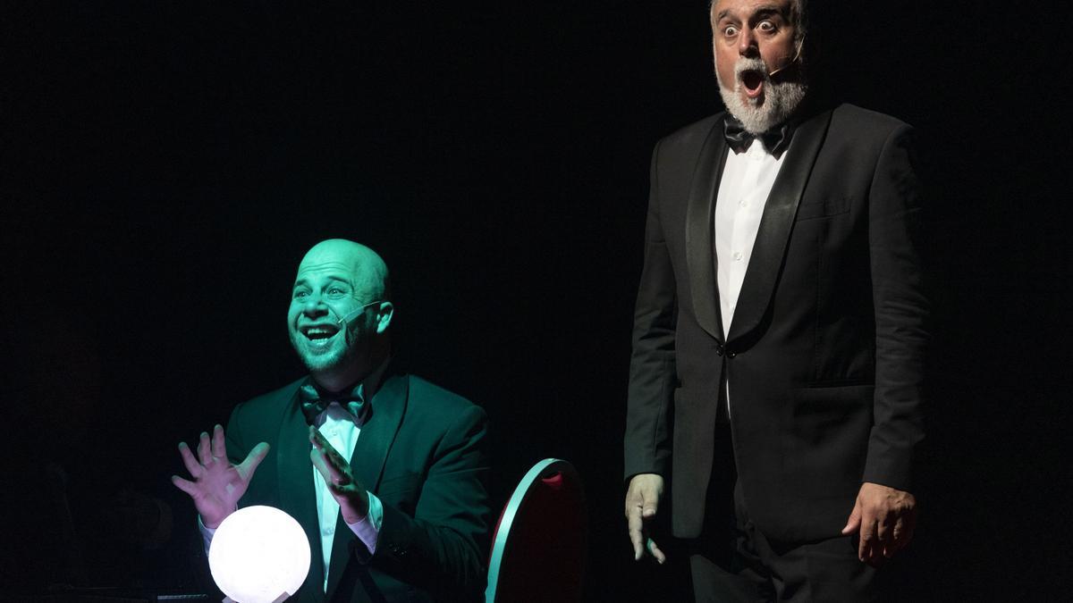 Les Luthiers en acción con su último espectáculo, 'Más tropiezos'.