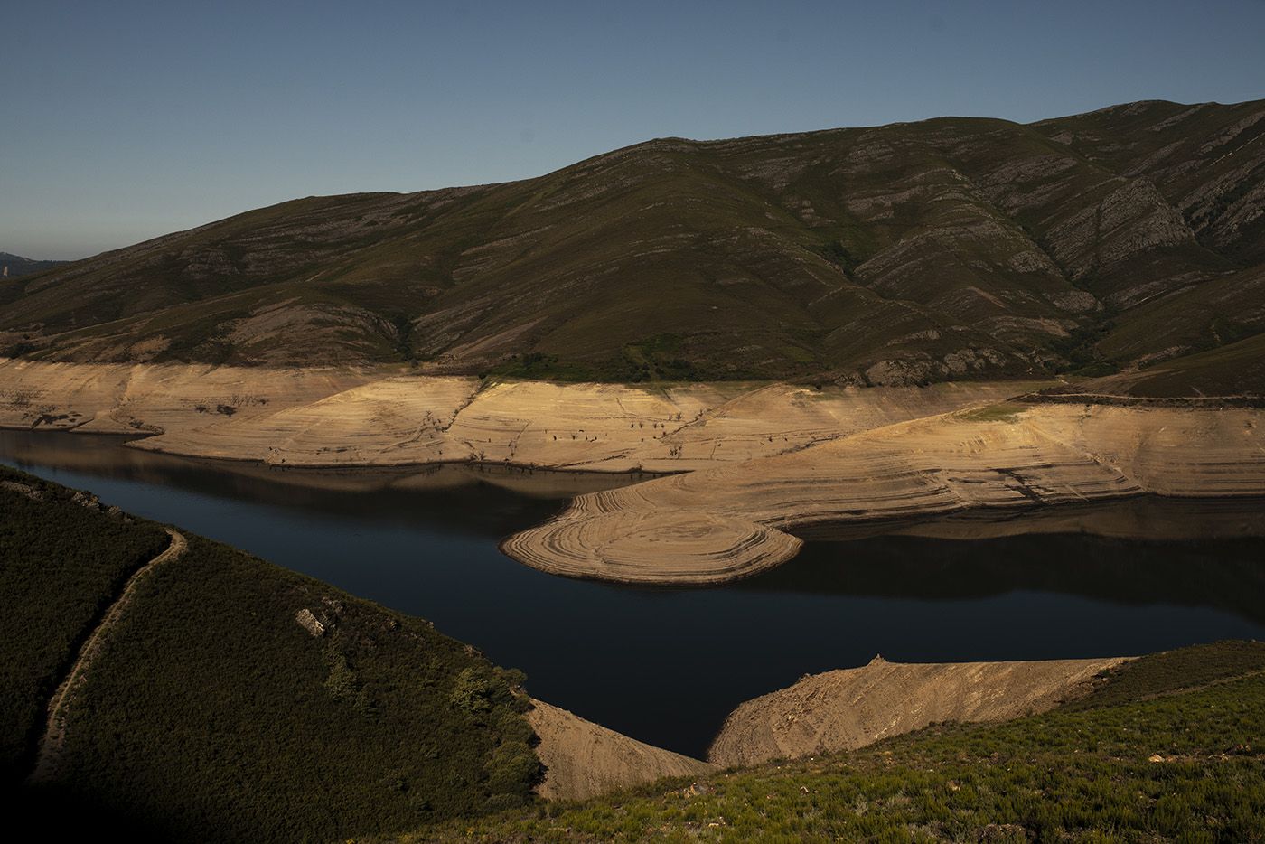 El embalse de O Bao, en Viana do Bolo.  BRAIS LORENZO (8).jpg