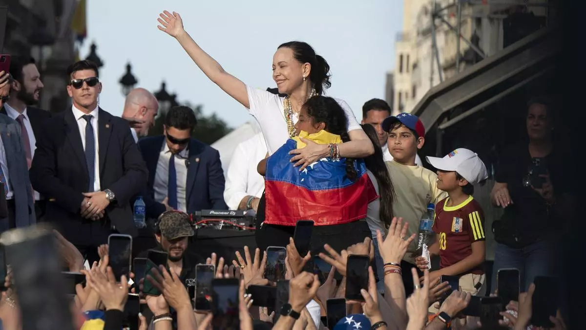 Al Gobierno se le atraganta María Corina Machado