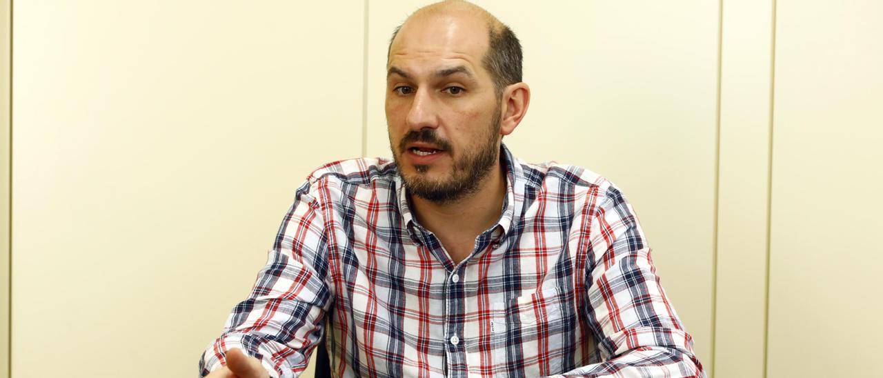 El director general de Medio Natural del Gobierno de Aragón, Diego Bayona, esta semana en su despacho en San Pedro Nolasco.