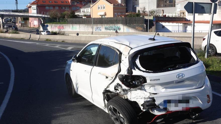 Un conductor se da a la fuga en A Coruña tras un accidente en San Cristobal