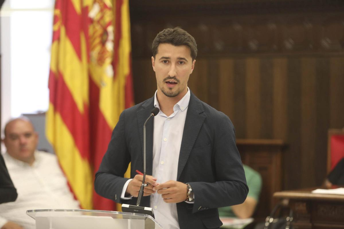 Toni Iborra durante el último pleno municipal.