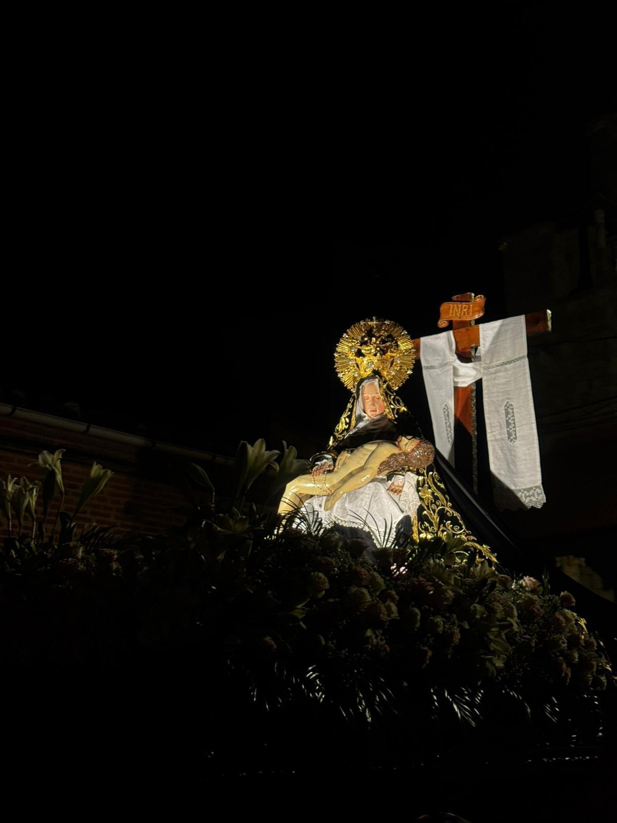 GALERÍA| La procesión de Nuestra Madre de las Angustias en El Perdigón