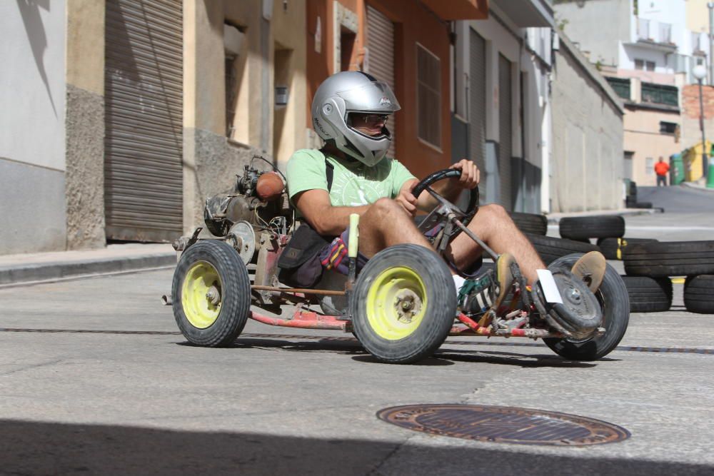 Los autos locos del barrio alcoyano de Batoy