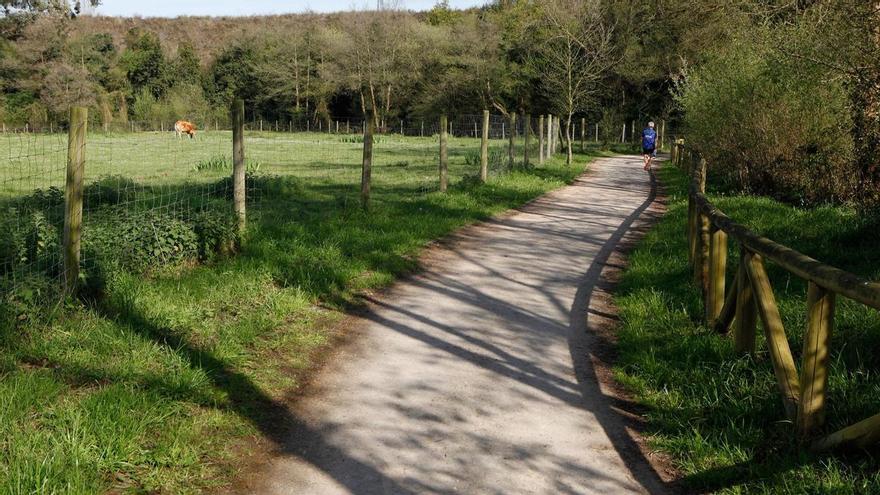 El túnel de la vía verde de La Camocha, cortado al paso por obras de reparación