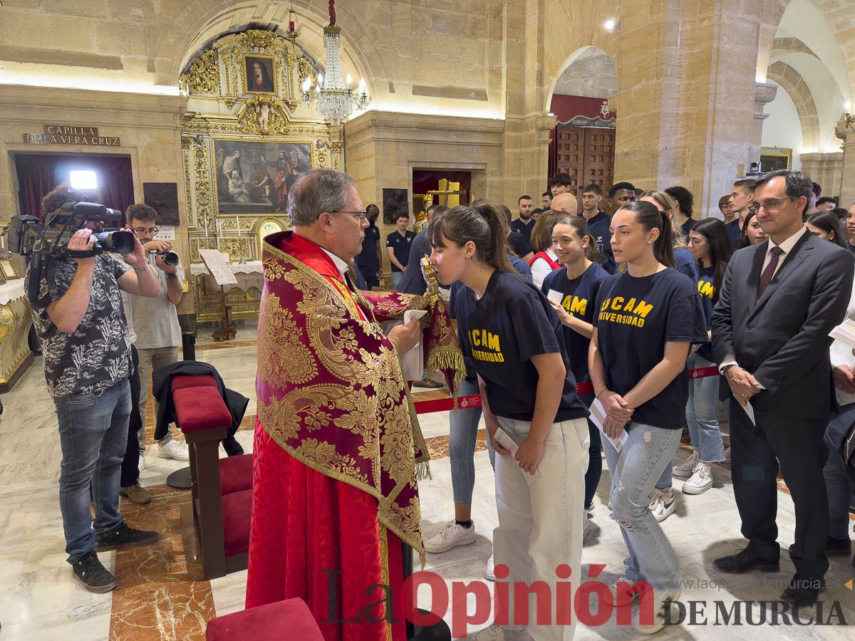 El UCAM de baloncesto peregrina a Caravaca de la Cruz en su Año Jubilar