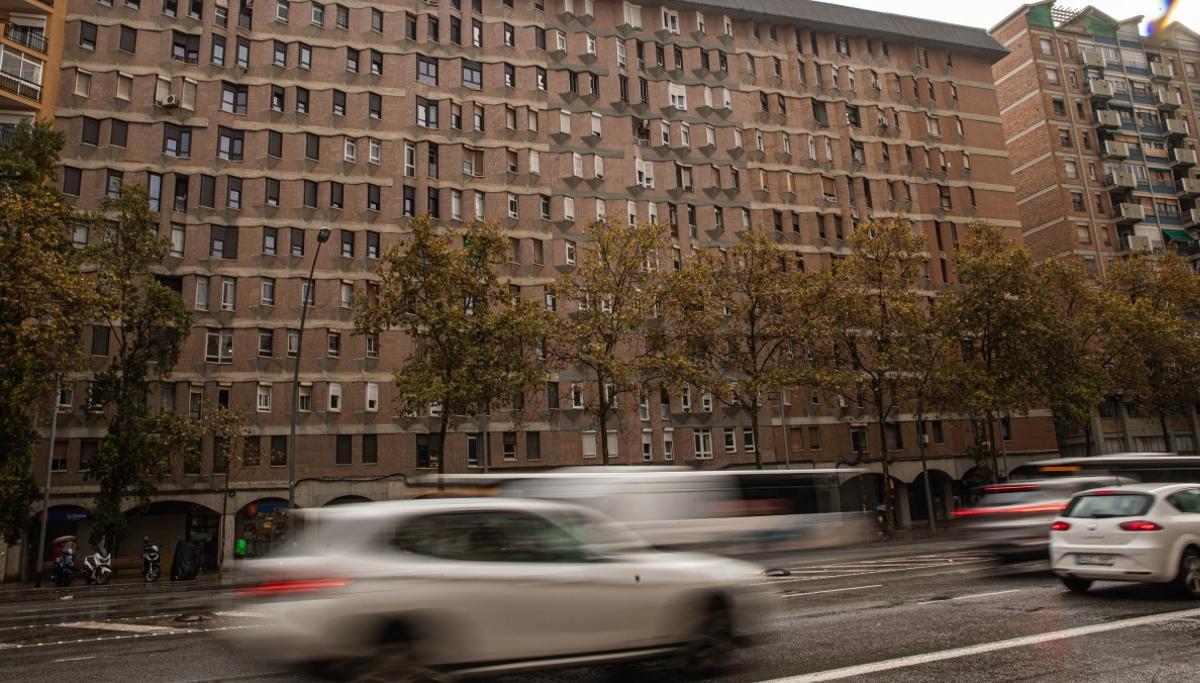 Casa de la Meridiana (1959-1965), obra de Oriol Bohigas, Josep Martorell y David Mackay.