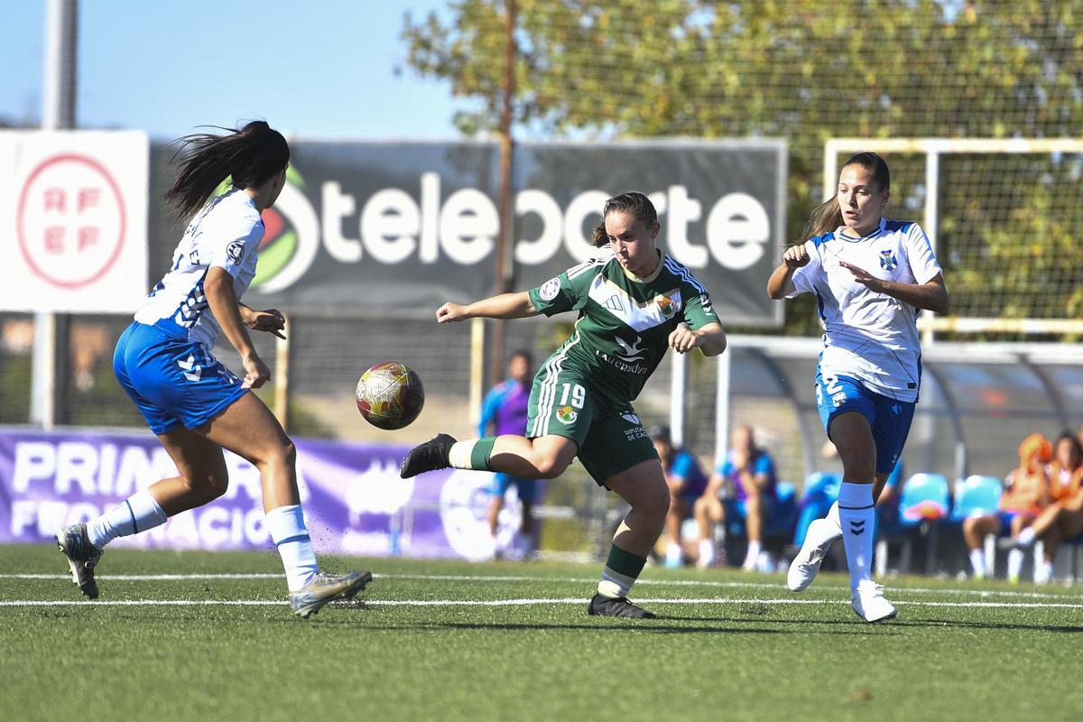 El Cacereño Femenino - Tenerife B, en imágenes
