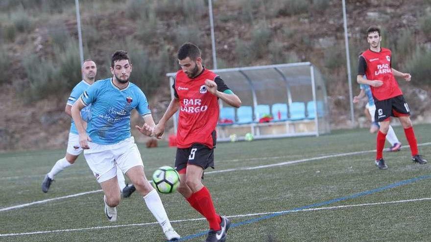 El Loñoá superó en el tramo final al Seixalbo en A Carabina. // Iñaki Osorio