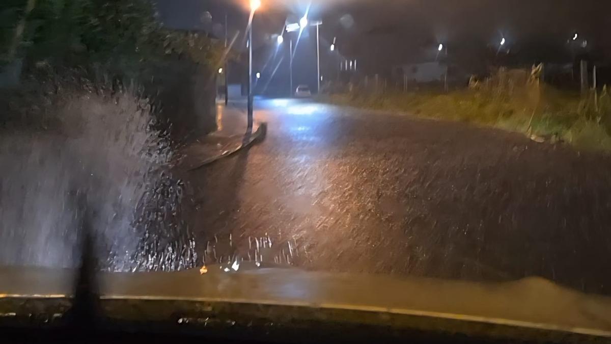 La calle Ameixeiras, en Vilaxoán, fue una de las inundadas.