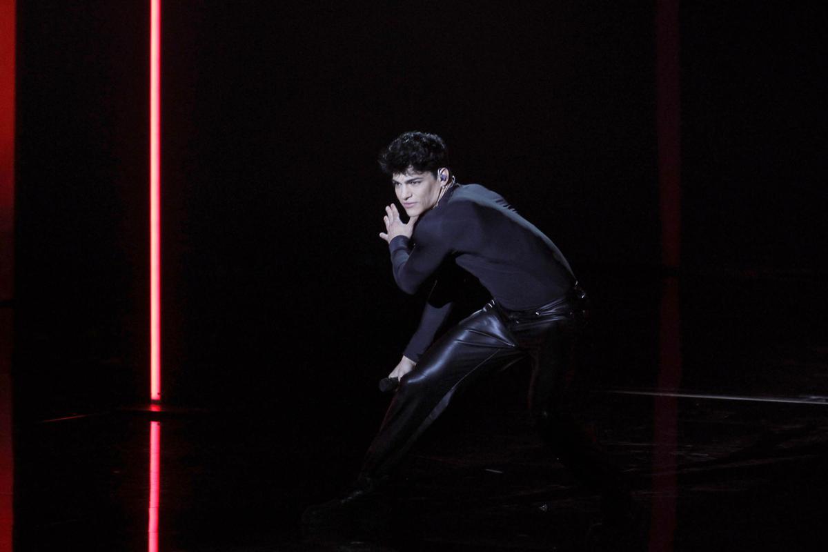 El cantante y bailarín Aritz Aren durante la primera semifinal.