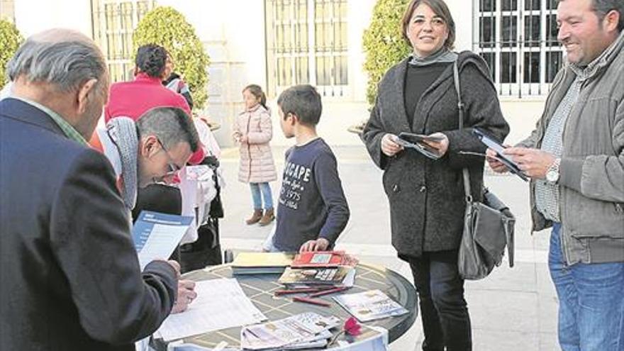 IU denuncia los recortes y las políticas «antisociales» del Partido Popular