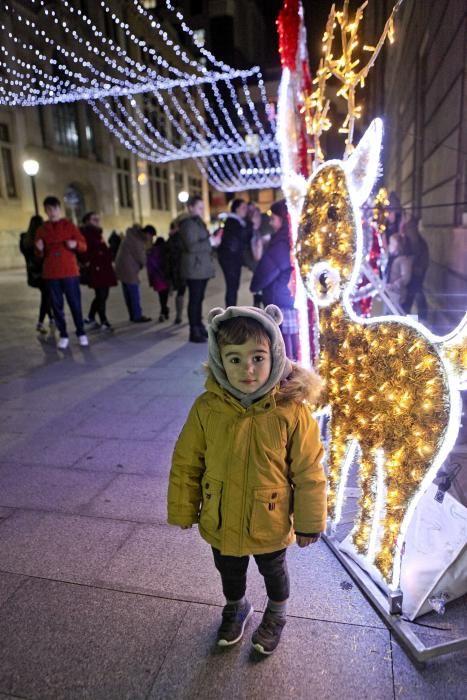 Encendido de luces navideñas en Gijón.