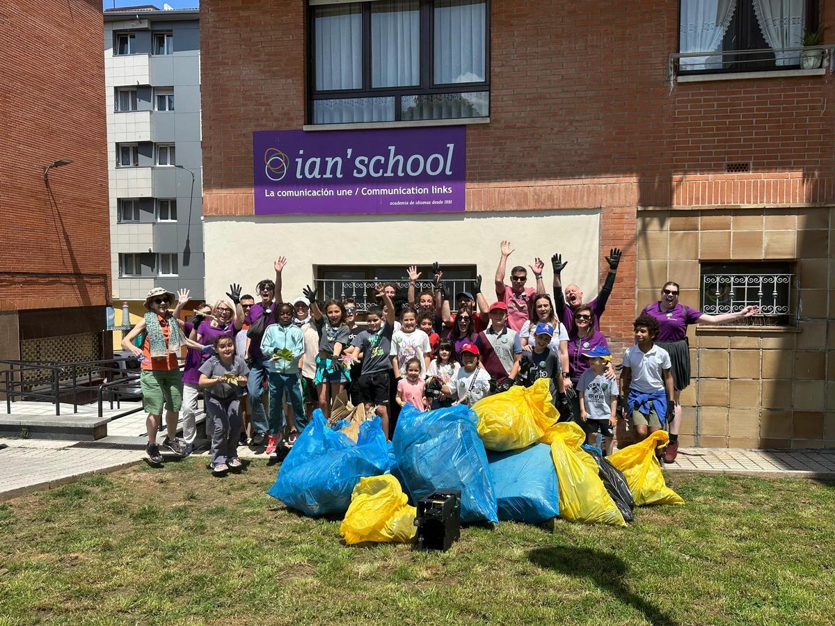 Una academia de inglés de El Llano, finalista en un premio nacional por su compromiso ambiental (en imágenes)