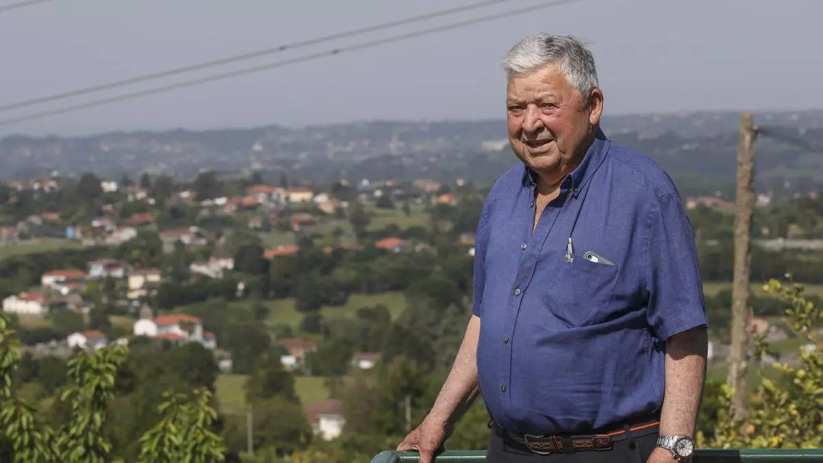 Joaquín Meana, vecino de La Pedrera: "No cambio el pueblo por nada del mundo; un piso en Gijón no lo quiero ni regalado"
