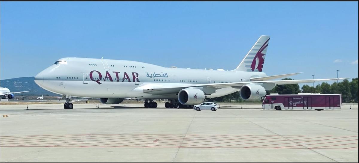 El avión privado de la familia real de Qatar, este martes, en el aeropuerto de Palma.