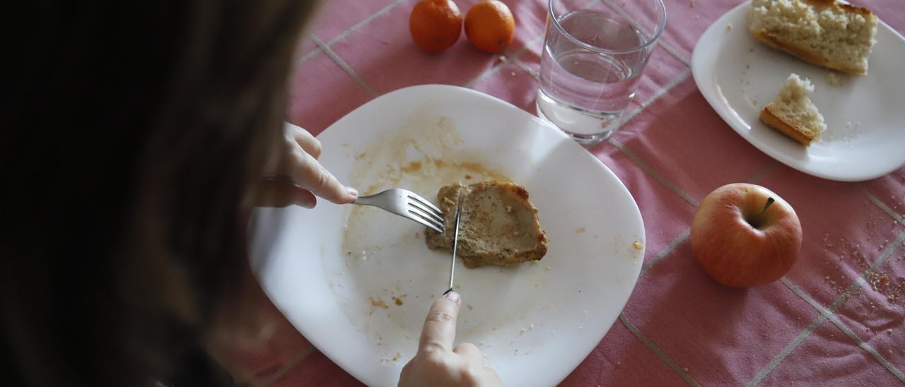 Los trastornos en alimentación se dan en mayor medida entre niñas y adolescentes